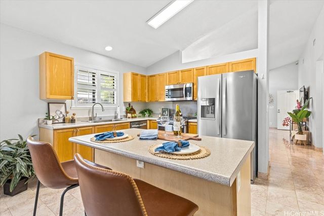 94-1012 Kuhao Street, Waipahu, HI 96797
