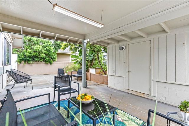94-1012 Kuhao Street, Waipahu, HI 96797