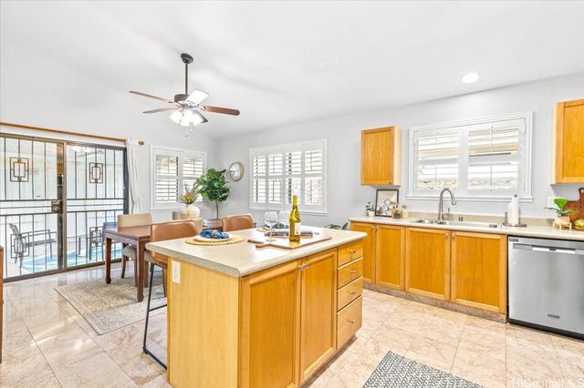 94-1012 Kuhao Street, Waipahu, HI 96797