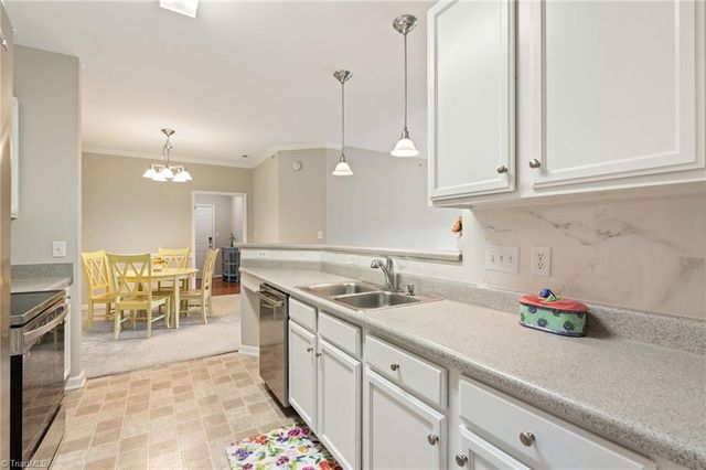 319 College Road 301, Greensboro, NC 27410
