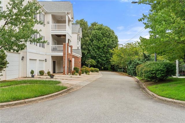 319 College Road 301, Greensboro, NC 27410