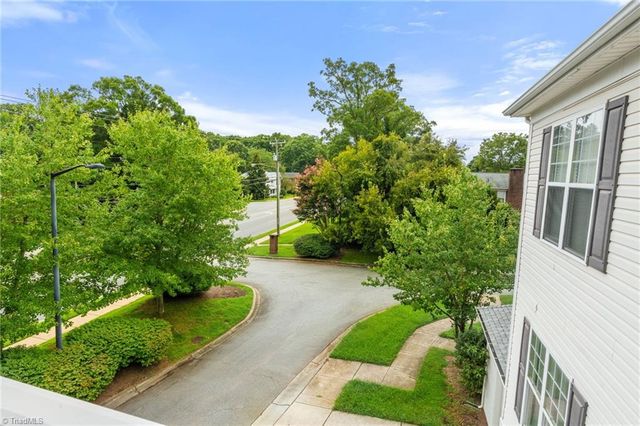 319 College Road 301, Greensboro, NC 27410