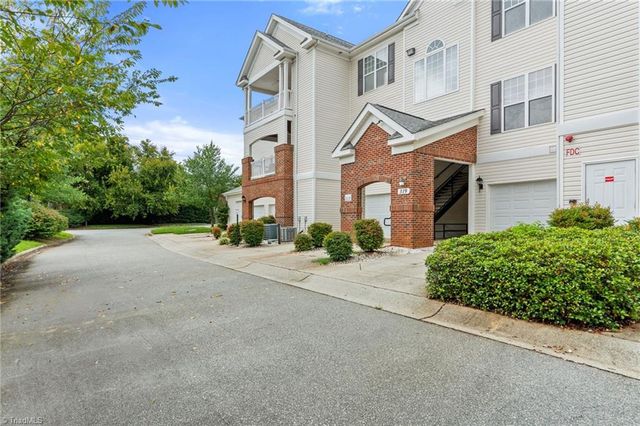 319 College Road 301, Greensboro, NC 27410