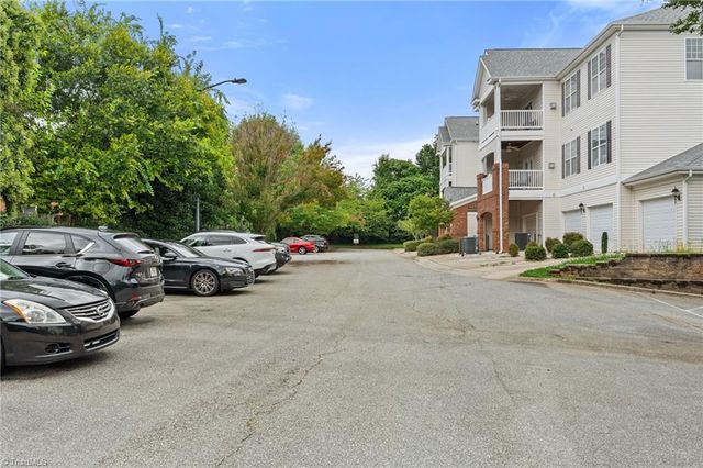 319 College Road 301, Greensboro, NC 27410