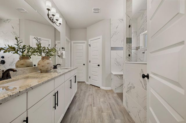 165 Cascata WAY, Liberty Hill, TX 78642