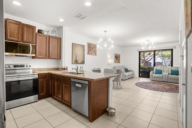 4236 N Dixie Highway 132, Oakland Park, FL 33334