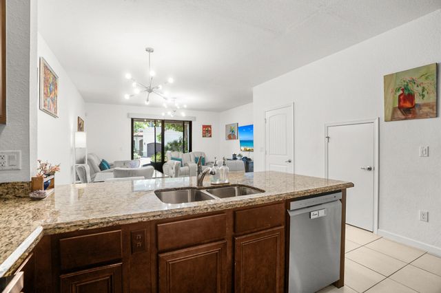 4236 N Dixie Highway 132, Oakland Park, FL 33334