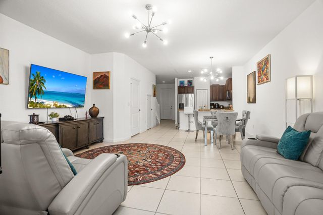 4236 N Dixie Highway 132, Oakland Park, FL 33334