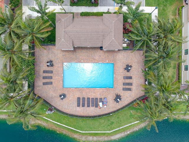 4236 N Dixie Highway 132, Oakland Park, FL 33334