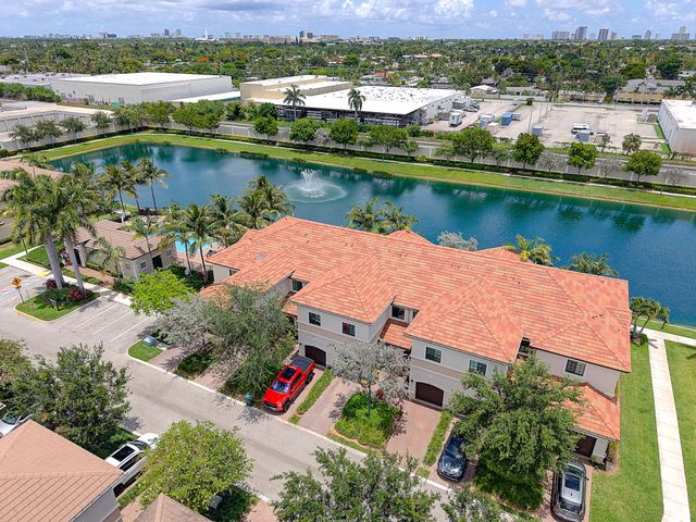 4236 N Dixie Highway 132, Oakland Park, FL 33334