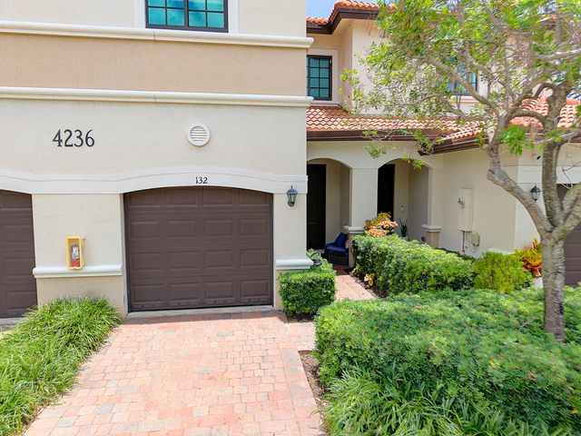 4236 N Dixie Highway 132, Oakland Park, FL 33334