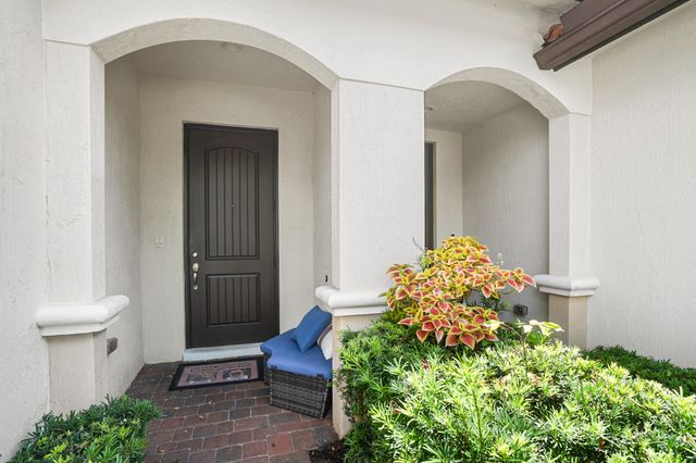 4236 N Dixie Highway 132, Oakland Park, FL 33334