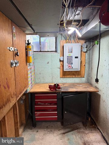1105 SPRUCE ST, Collingdale, PA 19023