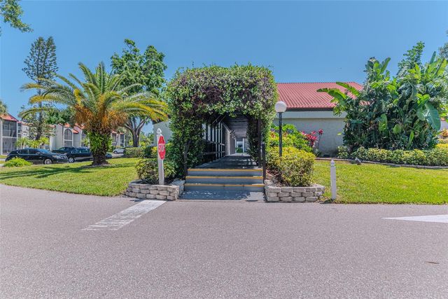 3281 BENEVA ROAD 202, Sarasota, FL 34232