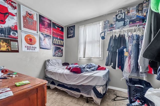 2220 S Saint Louis Avenue, Chicago, IL 60623