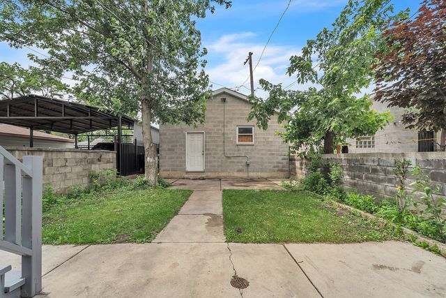 2220 S Saint Louis Avenue, Chicago, IL 60623