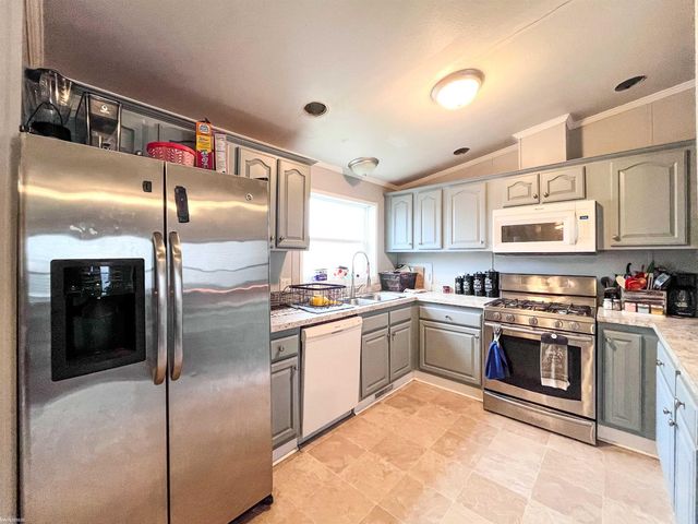 38146 Saint Tropez Drive, Clinton Twp, MI 48038