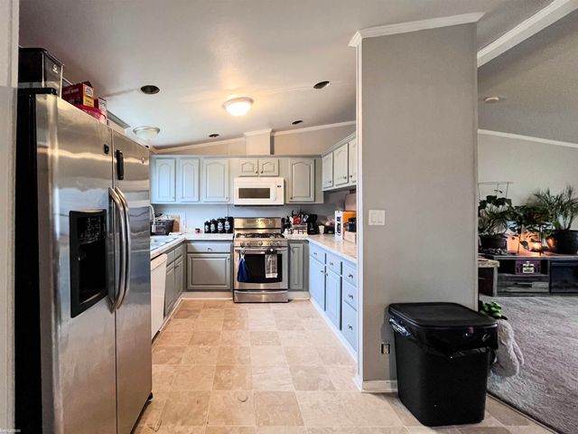 38146 Saint Tropez Drive, Clinton Twp, MI 48038