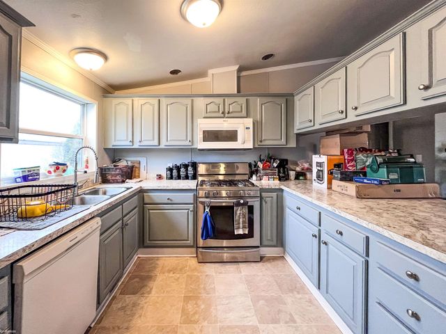 38146 Saint Tropez Drive, Clinton Twp, MI 48038