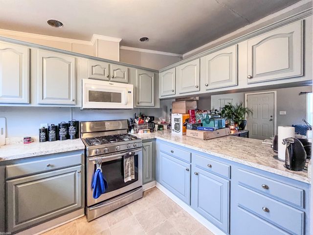 38146 Saint Tropez Drive, Clinton Twp, MI 48038