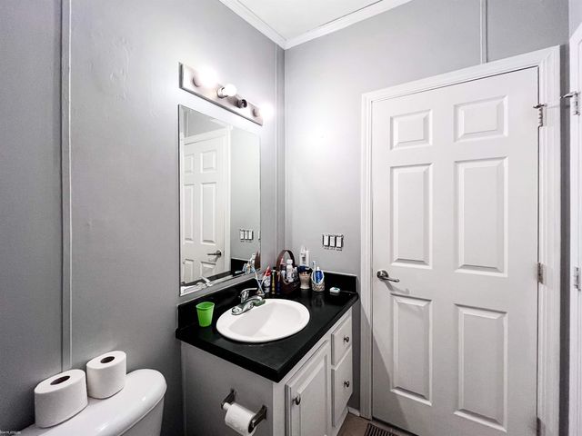 38146 Saint Tropez Drive, Clinton Twp, MI 48038