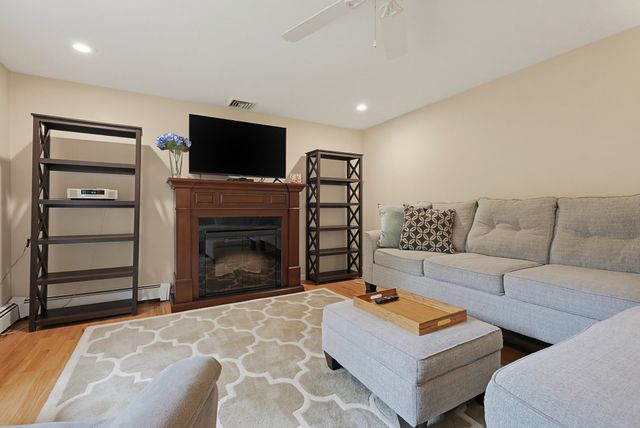 80 Chestnut St., Wrentham, MA 02093