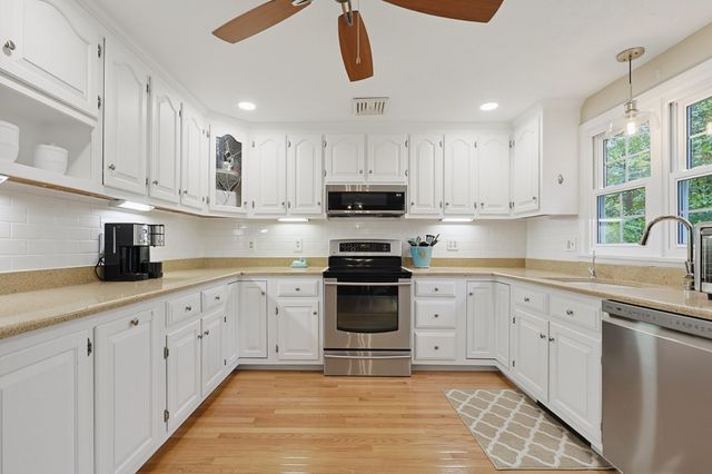 80 Chestnut St., Wrentham, MA 02093