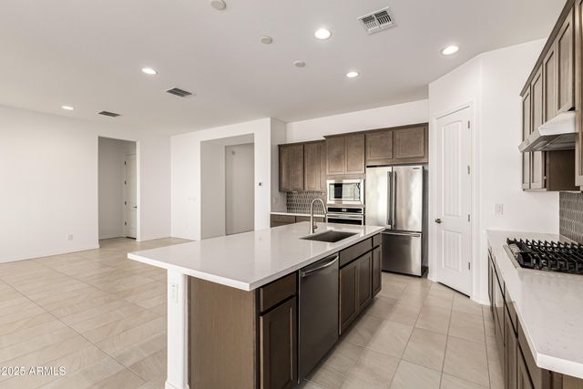 20276 W CATALINA Drive, Buckeye, AZ 85396