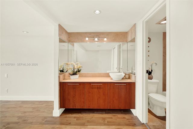 100 S Bayview Dr 1222, Sunny Isles Beach, FL 33160