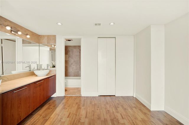 100 S Bayview Dr 1222, Sunny Isles Beach, FL 33160