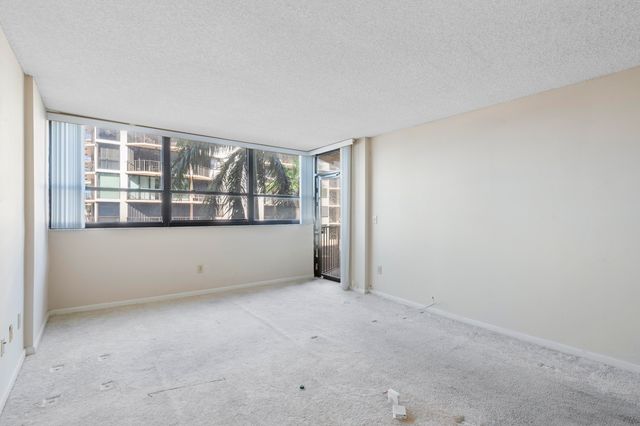 859 Jeffery Street 312, Boca Raton, FL 33487