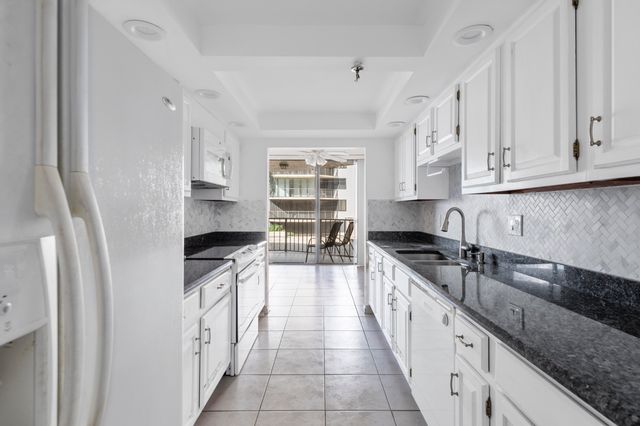 859 Jeffery Street 312, Boca Raton, FL 33487