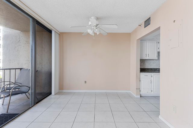 859 Jeffery Street 312, Boca Raton, FL 33487