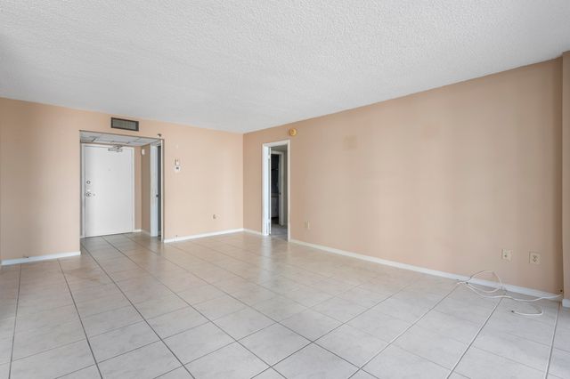 859 Jeffery Street 312, Boca Raton, FL 33487