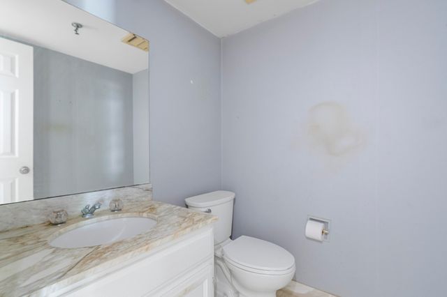 859 Jeffery Street 312, Boca Raton, FL 33487