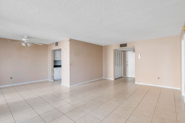 859 Jeffery Street 312, Boca Raton, FL 33487