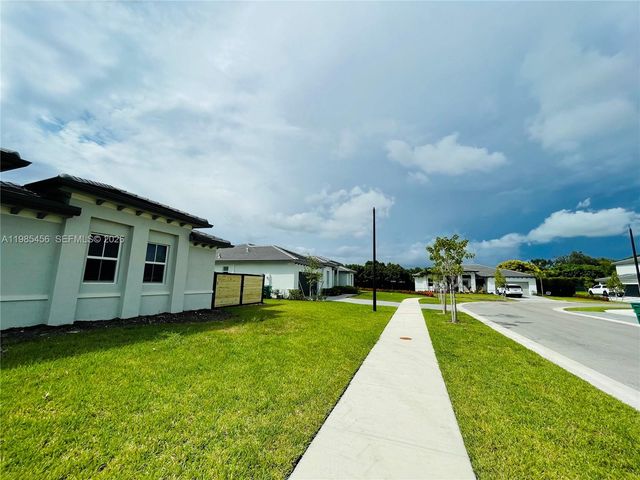 16932 SW 291st St, Homestead, FL 33030