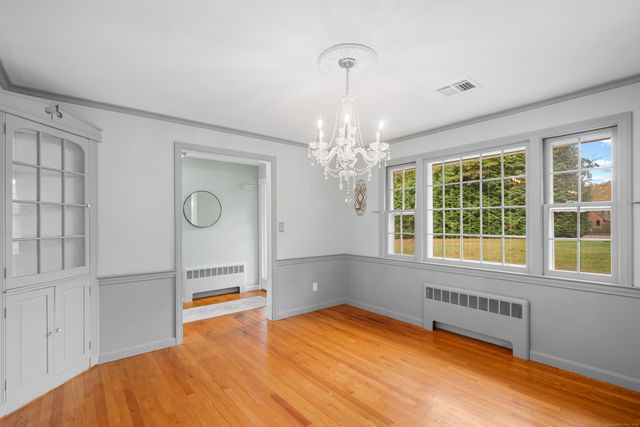 11 High Gate Lane, West Hartford, CT 06107