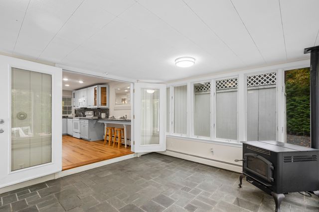 11 High Gate Lane, West Hartford, CT 06107