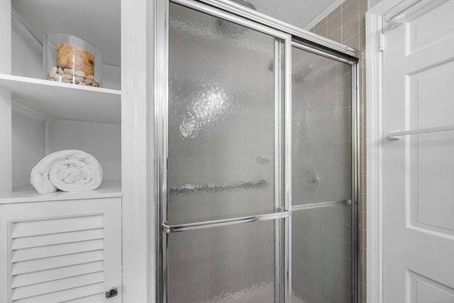 11 High Gate Lane, West Hartford, CT 06107