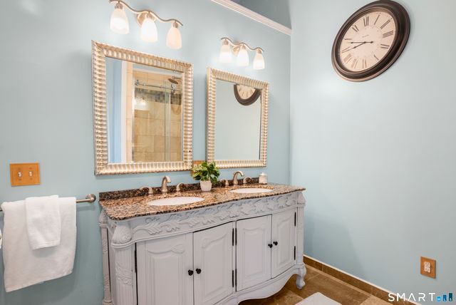 11 High Gate Lane, West Hartford, CT 06107