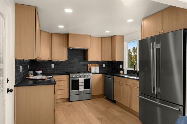 309 NW 48th Street, Seattle, WA 98107