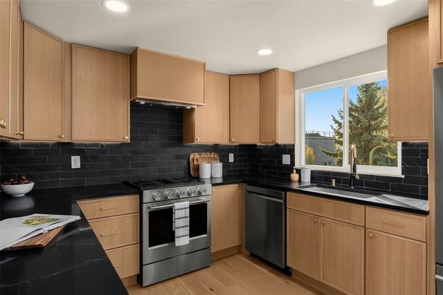 309 NW 48th Street, Seattle, WA 98107