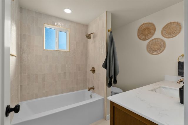 309 NW 48th Street, Seattle, WA 98107