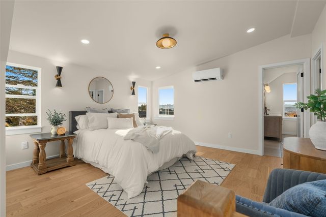 309 NW 48th Street, Seattle, WA 98107