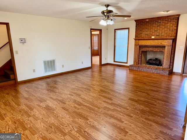 494 S Broad Street, Bowman, GA 30624