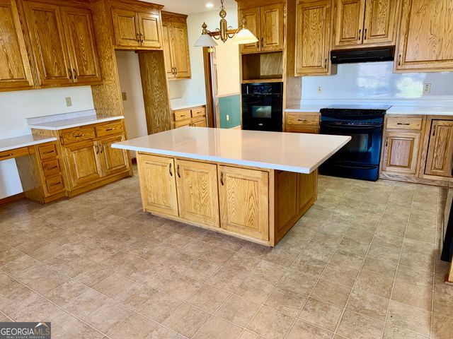 494 S Broad Street, Bowman, GA 30624