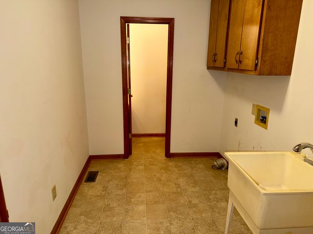 494 S Broad Street, Bowman, GA 30624