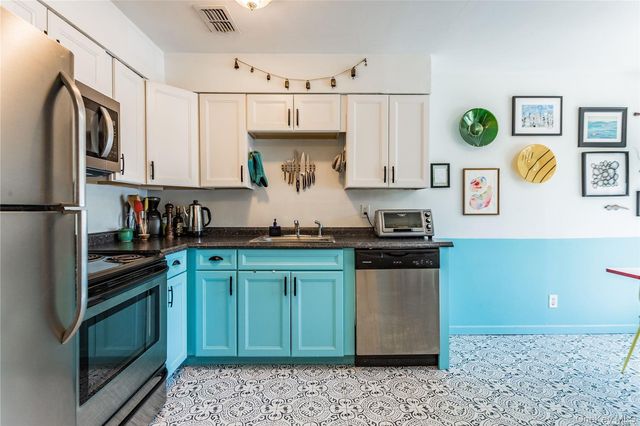 95 Whalers Cove, Babylon, NY 11702