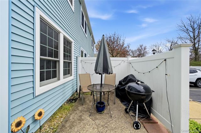 95 Whalers Cove, Babylon, NY 11702